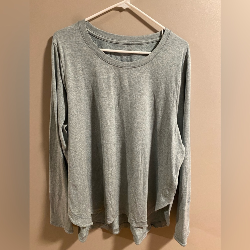 Athletica 2x NWT long sleeved shirt